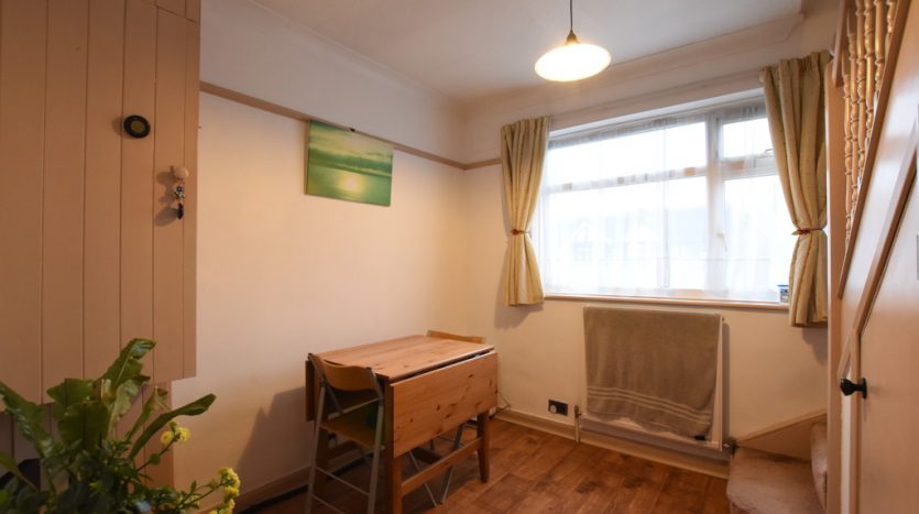 2 Bedroom  For Sale in Lancelot Road, Hainault, IG6 