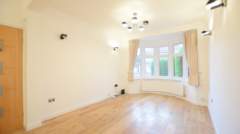 3 Bedroom  For Sale in Rushden Gardens, Barkingside, IG5 