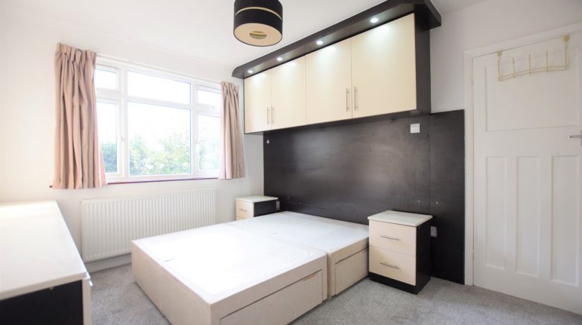 3 Bedroom  For Sale in Rushden Gardens, Barkingside, IG5 