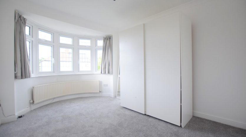 3 Bedroom  For Sale in Rushden Gardens, Barkingside, IG5 