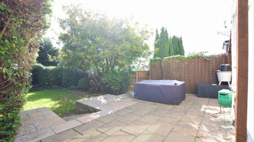 3 Bedroom  For Sale in Rushden Gardens, Barkingside, IG5 