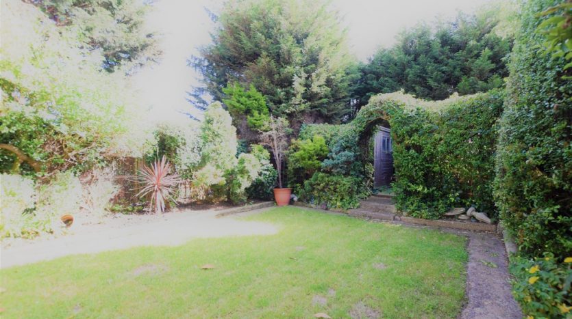 3 Bedroom  For Sale in Rushden Gardens, Barkingside, IG5 