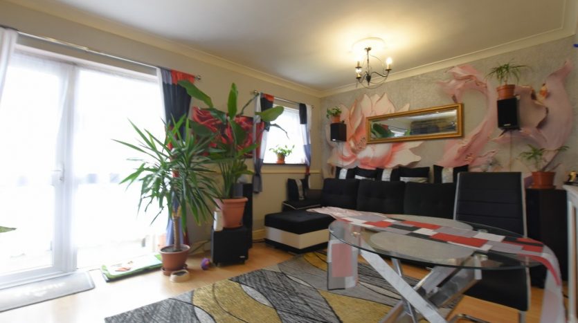 2 Bedroom  For Sale in Padnall Road, Essex, RM6 