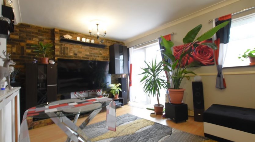 2 Bedroom  For Sale in Padnall Road, Essex, RM6 