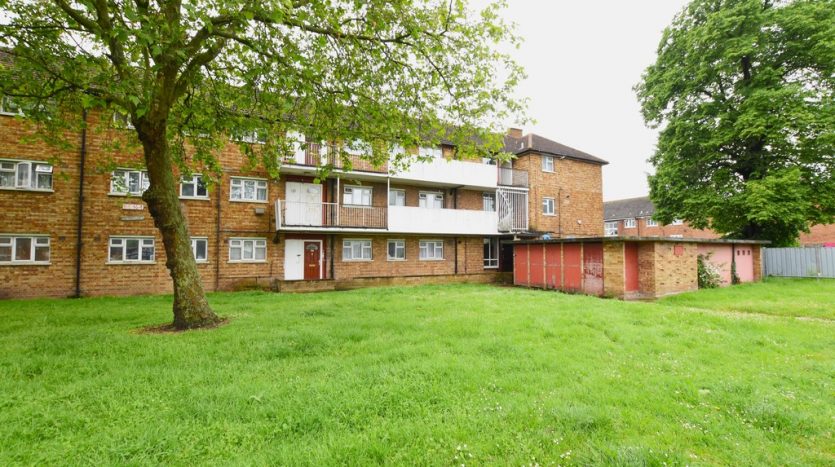 2 Bedroom  For Sale in Padnall Road, Essex, RM6 