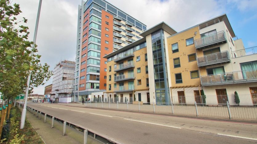 1 Bedroom  To Rent in Eastern Avenue, Ilford, IG2 