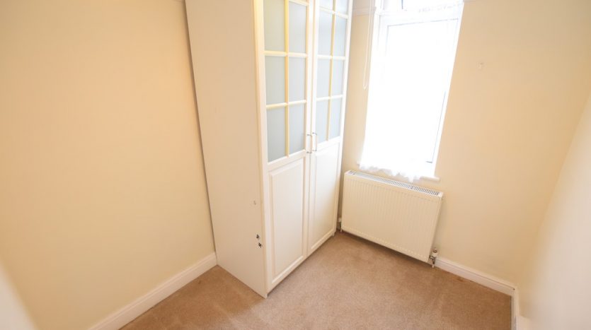 3 Bedroom  To Rent in Trelawney Road, Hainault, IG6 