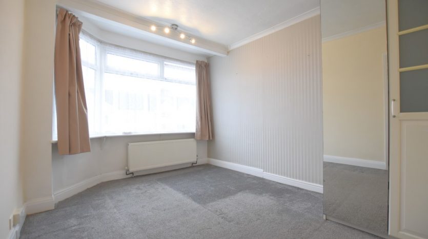 3 Bedroom  To Rent in Trelawney Road, Hainault, IG6 