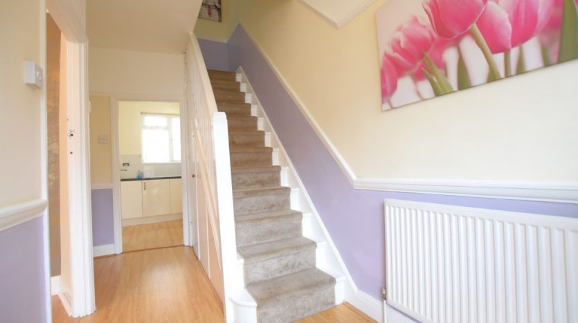 3 Bedroom  To Rent in Trelawney Road, Hainault, IG6 