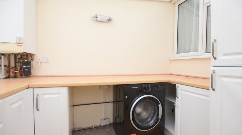 3 Bedroom  To Rent in Trelawney Road, Hainault, IG6 