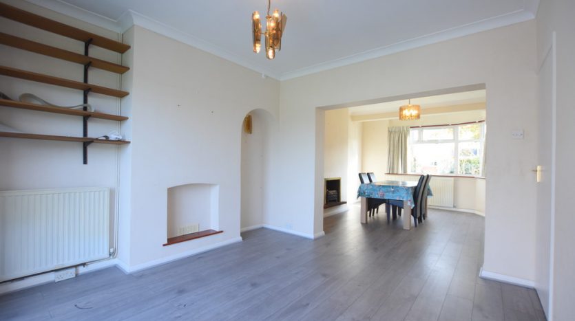 4 Bedroom  To Rent in Cecil Avenue, Hornchurch, RM11