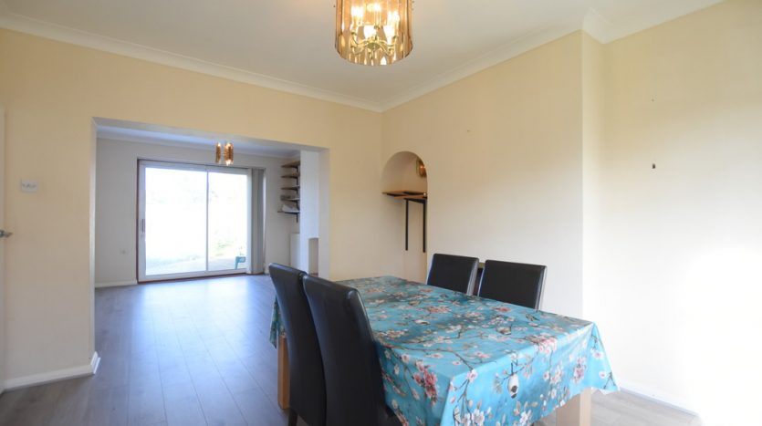 4 Bedroom  To Rent in Cecil Avenue, Hornchurch, RM11