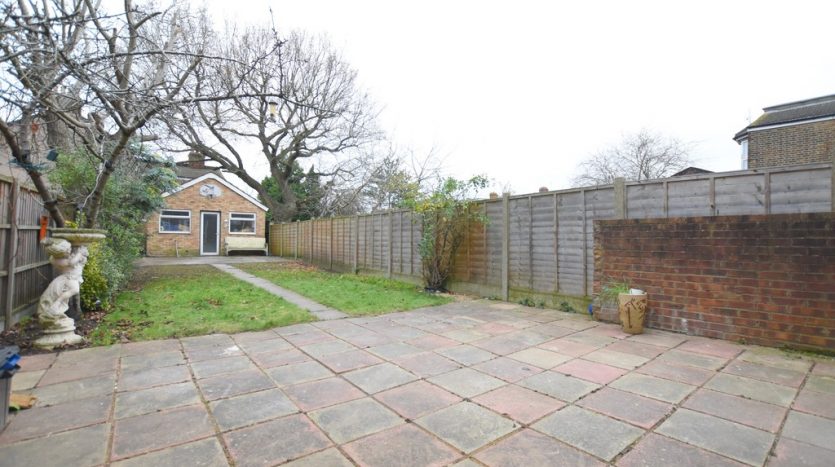 4 Bedroom  To Rent in Coventry Road, Ilford, IG1 