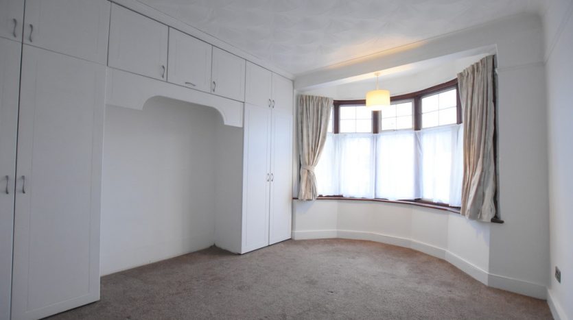 4 Bedroom  To Rent in Coventry Road, Ilford, IG1 