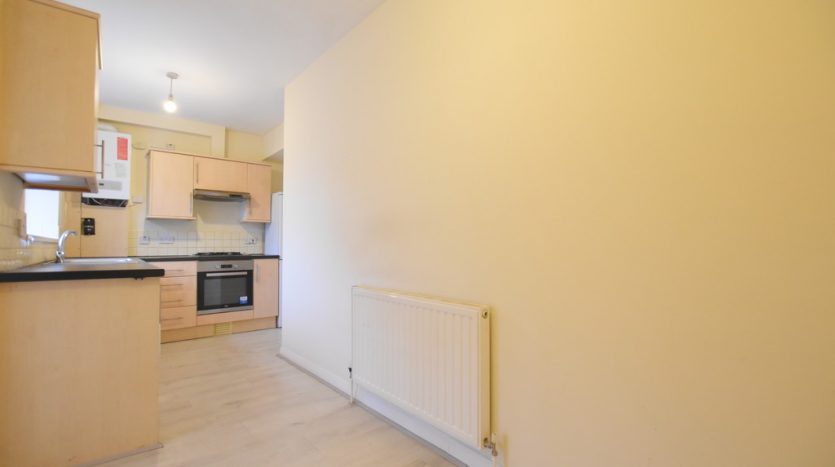 3 Bedroom  To Rent in Tomswood Hill, Barkingside, IG6 