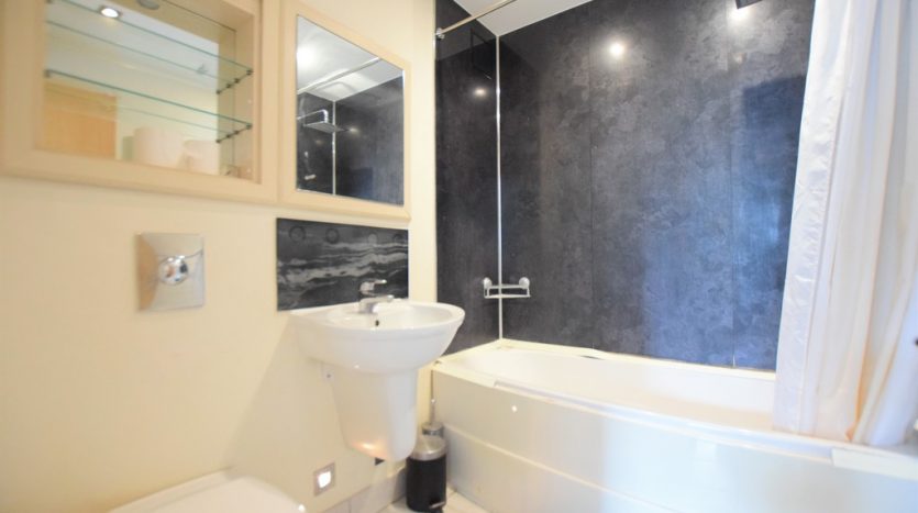 1 Bedroom  To Rent in Millharbour, Canary Wharf, E14 