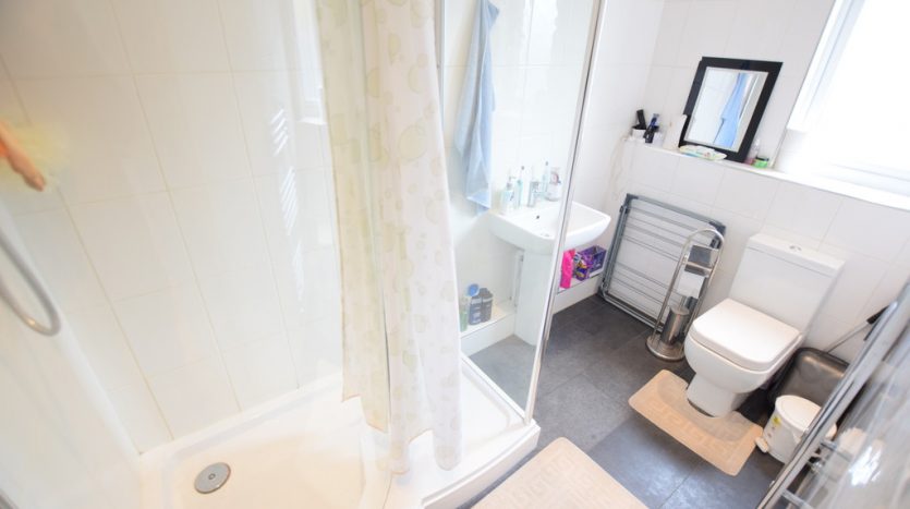 1 Bedroom  To Rent in Eastern Avenue, Newbury Park, IG2 