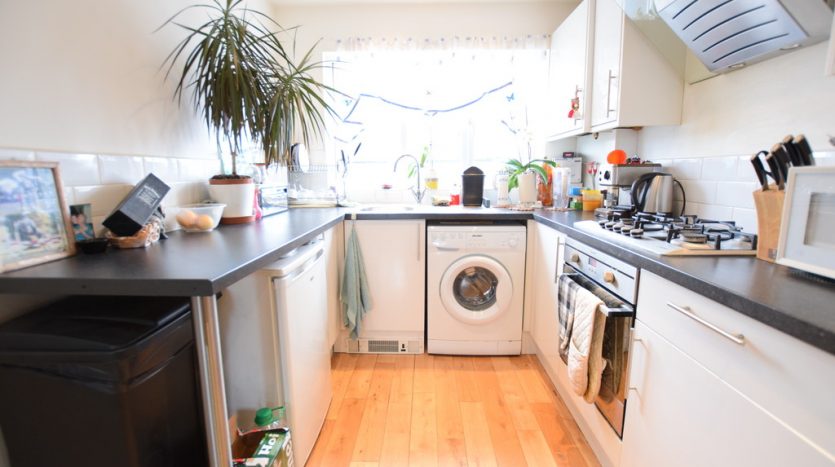 1 Bedroom  To Rent in Eastern Avenue, Newbury Park, IG2 