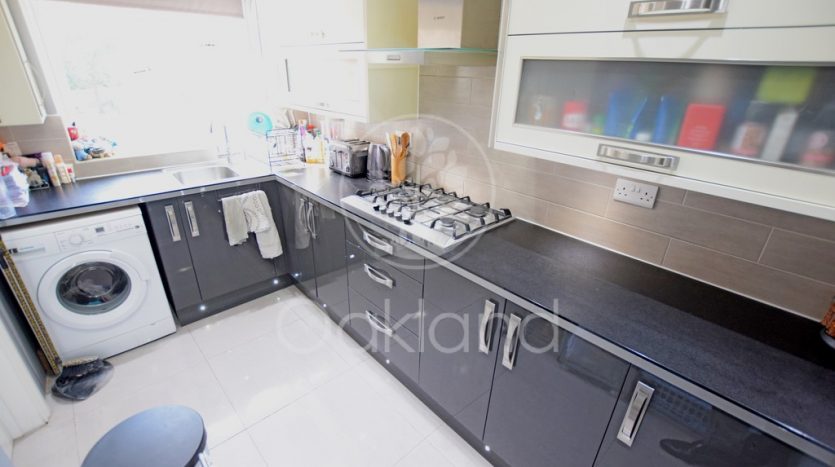 5 Bedroom  To Rent in Eastern Avenue, Essex, IG2 