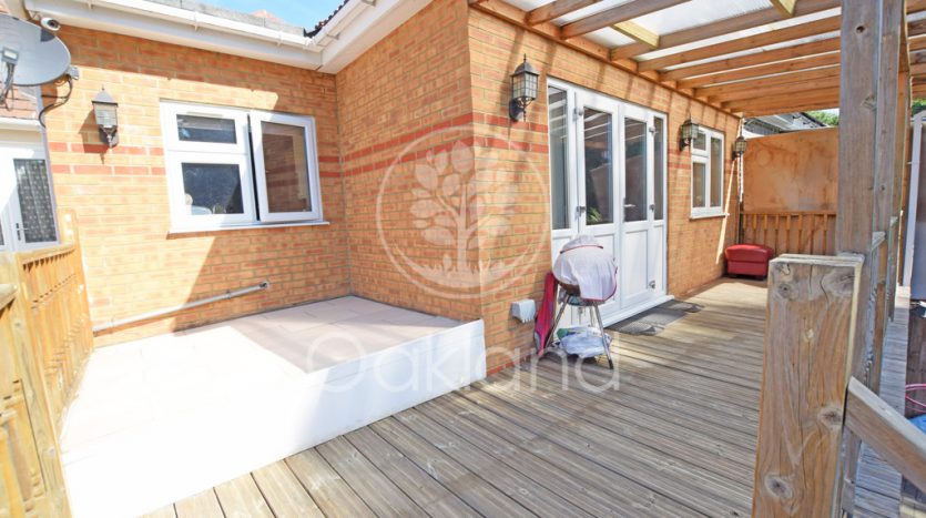 5 Bedroom  To Rent in Eastern Avenue, Essex, IG2 