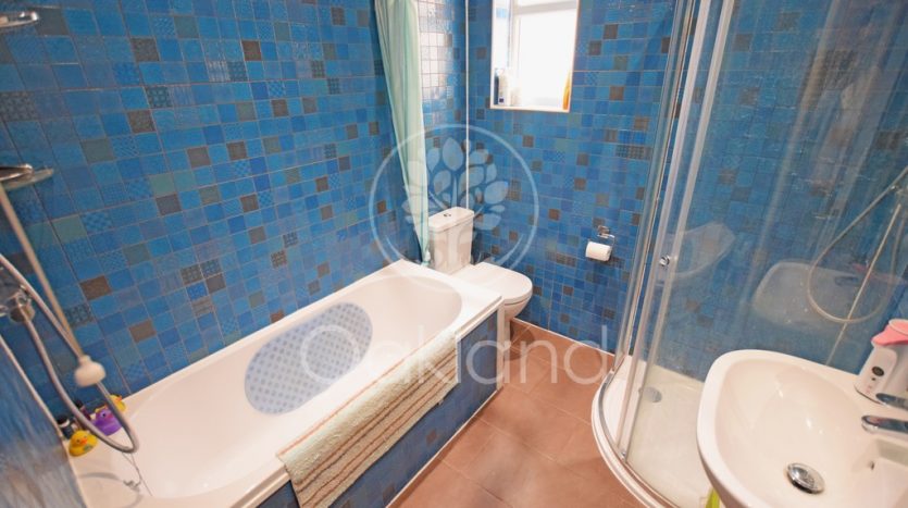 5 Bedroom  To Rent in Eastern Avenue, Essex, IG2 