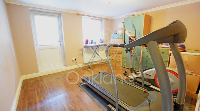 5 Bedroom  To Rent in Eastern Avenue, Essex, IG2 