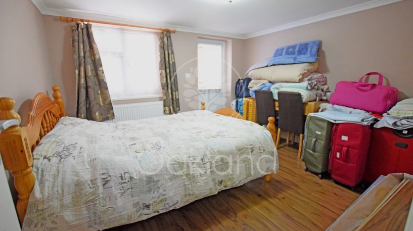 5 Bedroom  To Rent in Eastern Avenue, Essex, IG2 