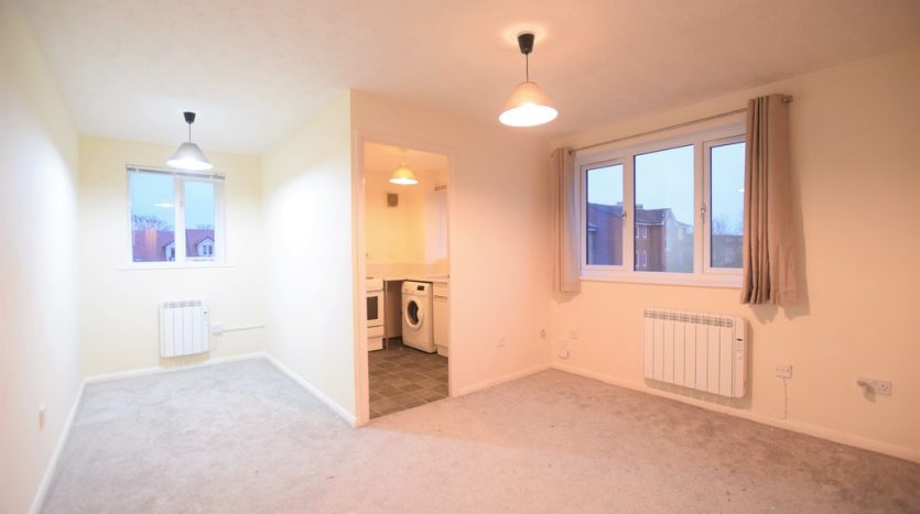 1 Bedroom  To Rent in Plumtree Close, Dagenham, RM10