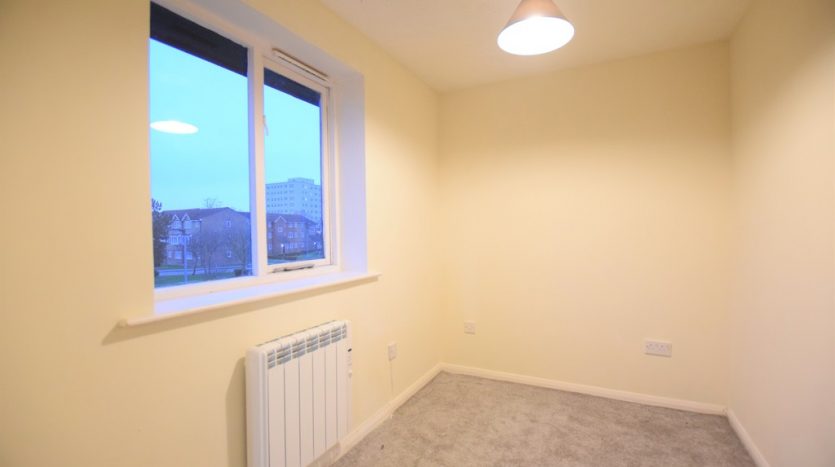 1 Bedroom  To Rent in Plumtree Close, Dagenham, RM10