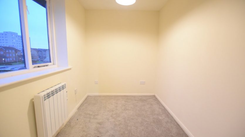 1 Bedroom  To Rent in Plumtree Close, Dagenham, RM10