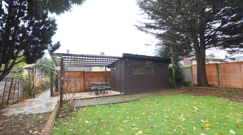 3 Bedroom  To Rent in Crown Road, Barkingside, IG6 