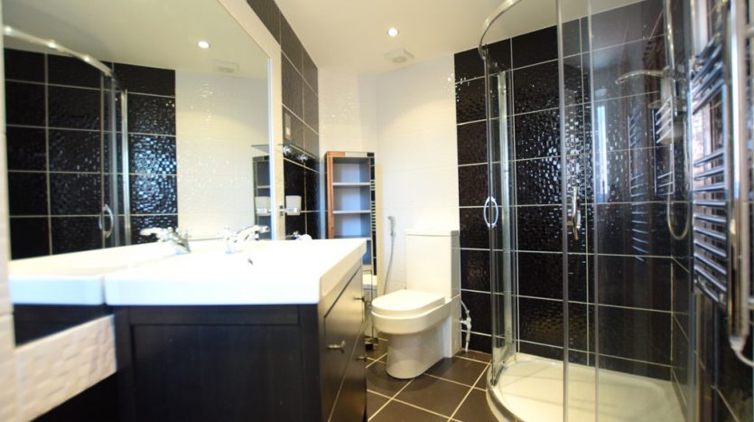 3 Bedroom  To Rent in Jefferson Close, Ilford, IG2 