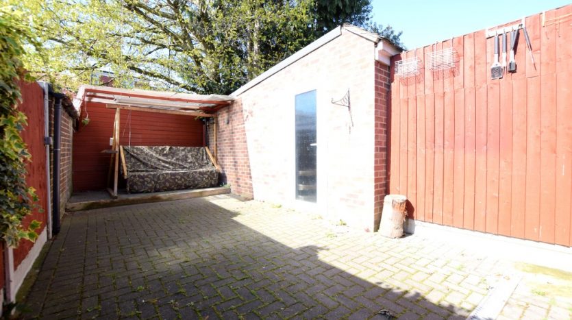 3 Bedroom  To Rent in Jefferson Close, Ilford, IG2 