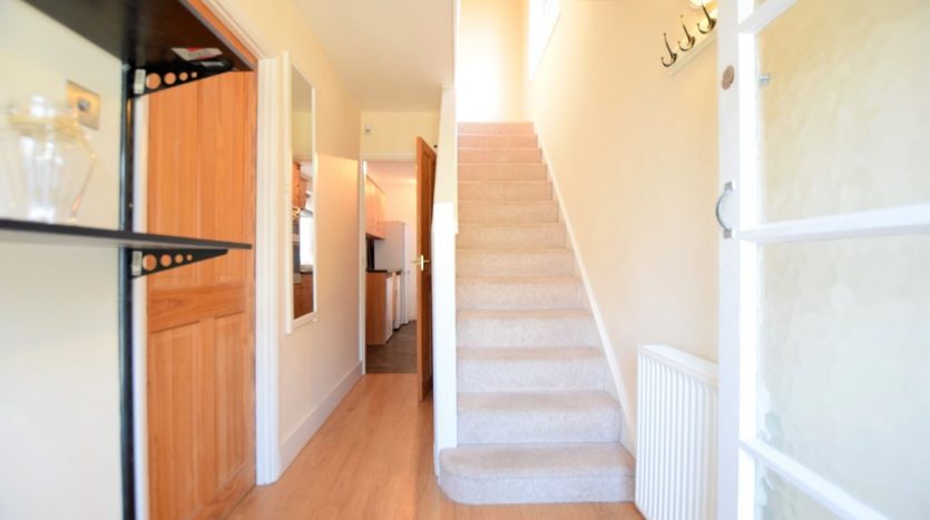 3 Bedroom  To Rent in Jefferson Close, Ilford, IG2 