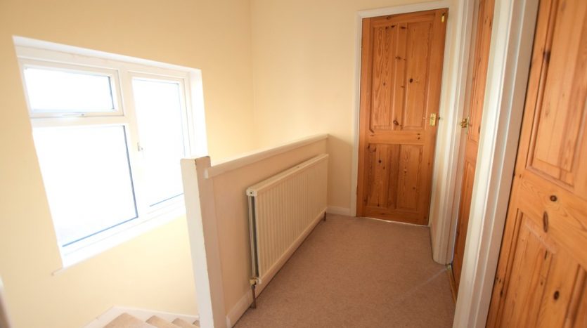 3 Bedroom  To Rent in Jefferson Close, Ilford, IG2 
