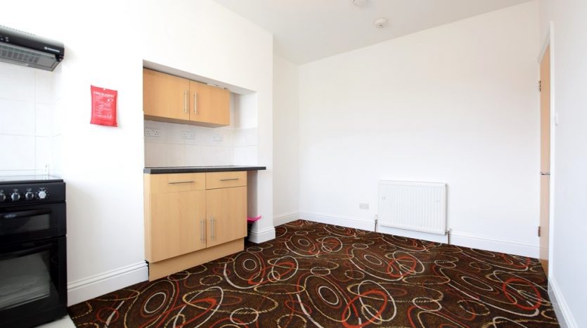 2 Bedroom  To Rent in Eastern Avenue, Ilford, IG2 