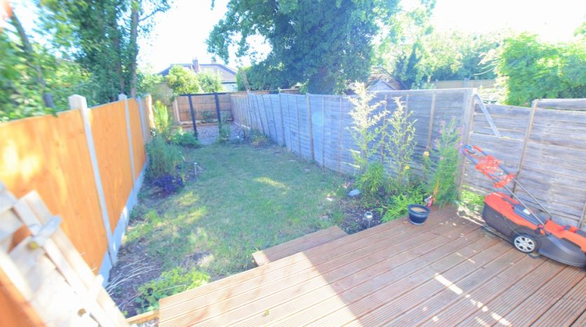 2 Bedroom  To Rent in Fullwell Avenue, Ilford, IG5 