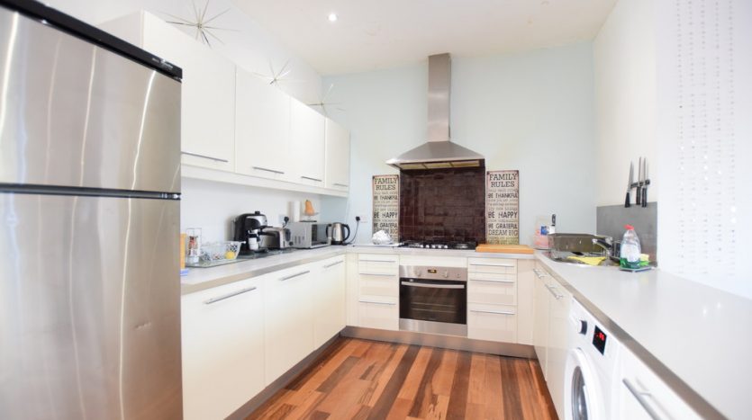 4 Bedroom  To Rent in Coventry Road, Ilford, IG1 