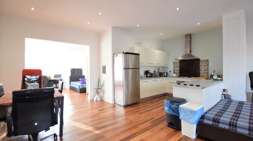 4 Bedroom  To Rent in Coventry Road, Ilford, IG1 