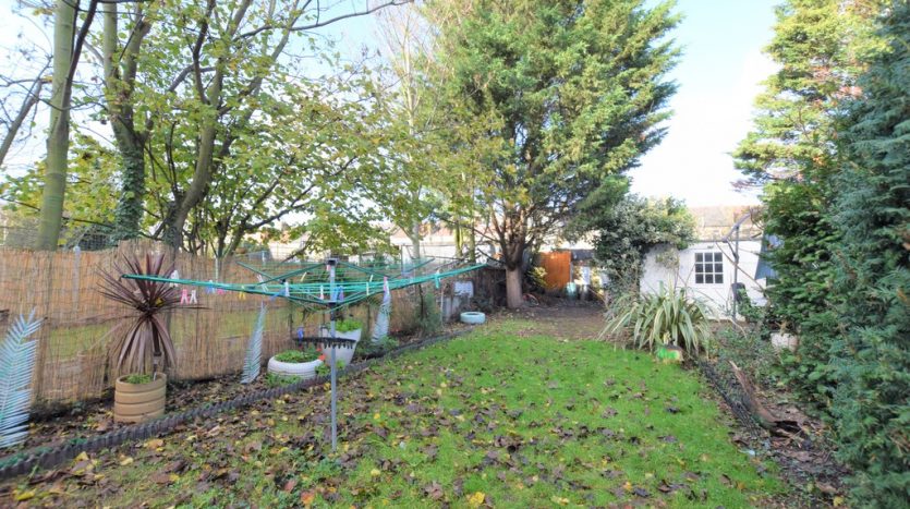 4 Bedroom  To Rent in Coventry Road, Ilford, IG1 