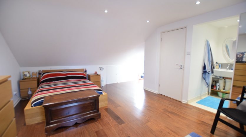 4 Bedroom  To Rent in Coventry Road, Ilford, IG1 
