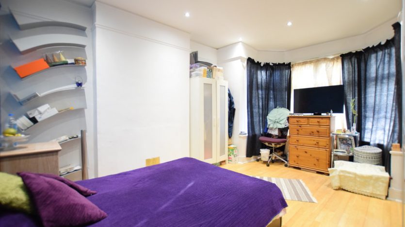 4 Bedroom  To Rent in Coventry Road, Ilford, IG1 