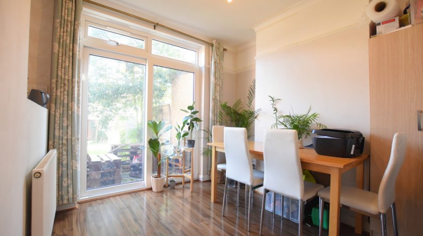 3 Bedroom  To Rent in Craven Gardens, Barkingside, IG6 