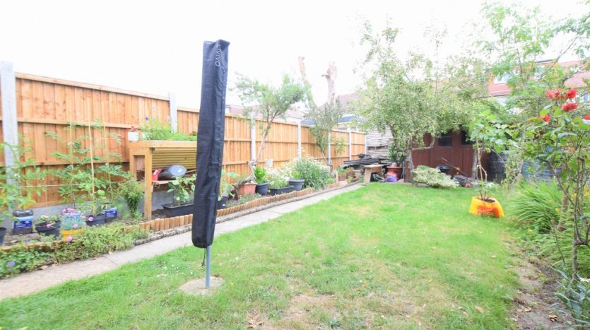 3 Bedroom  To Rent in Craven Gardens, Barkingside, IG6 