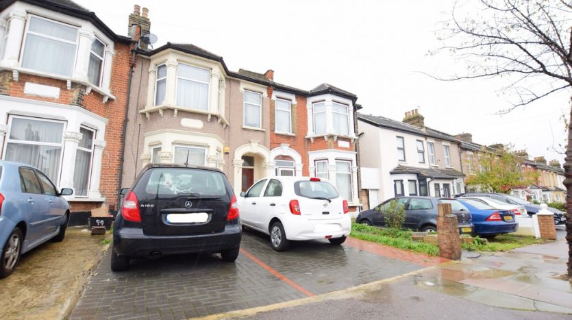 2 Bedroom  To Rent in Empress Avenue, Ilford, IG1 