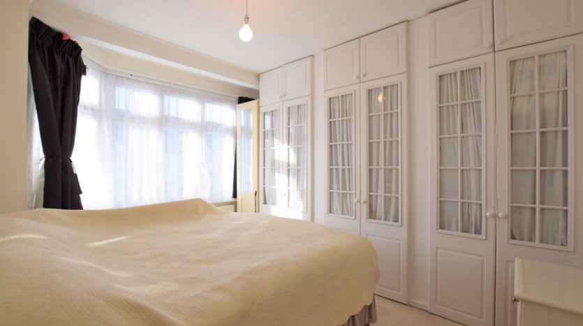 3 Bedroom  To Rent in Trehearn Road, Hainault, IG6 