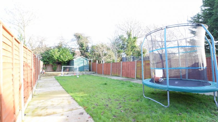 3 Bedroom  To Rent in Trehearn Road, Hainault, IG6 