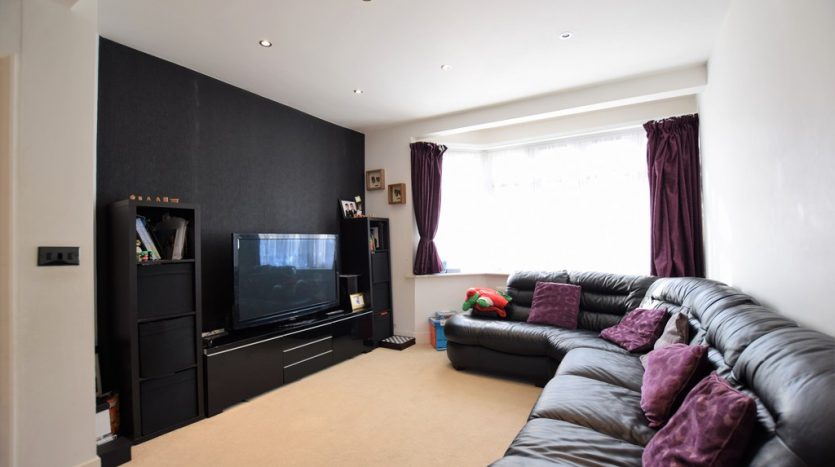 3 Bedroom  To Rent in Trehearn Road, Hainault, IG6 