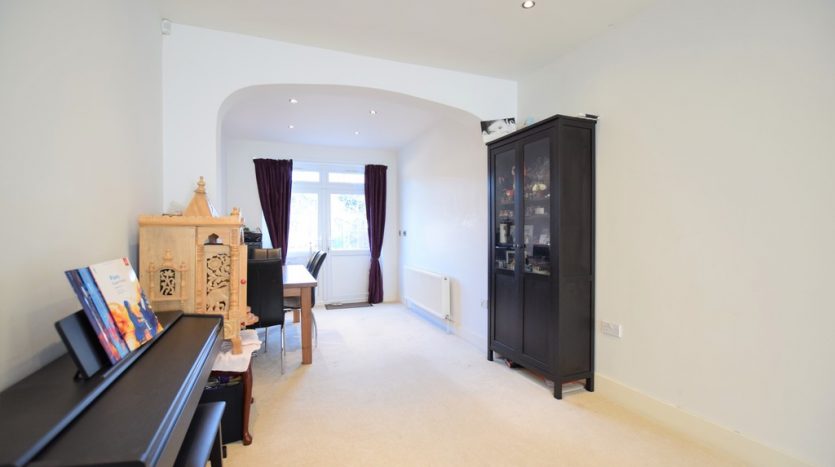 3 Bedroom  To Rent in Trehearn Road, Hainault, IG6 