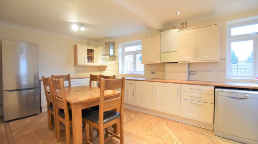 3 Bedroom  To Rent in Naseby Road, Barkingside, IG5 